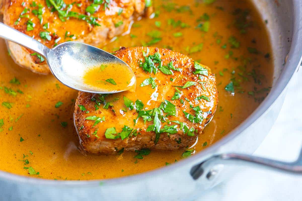 Quick & Tender Skillet Pork Chops: A Family-Approved Meal in Under an Hour